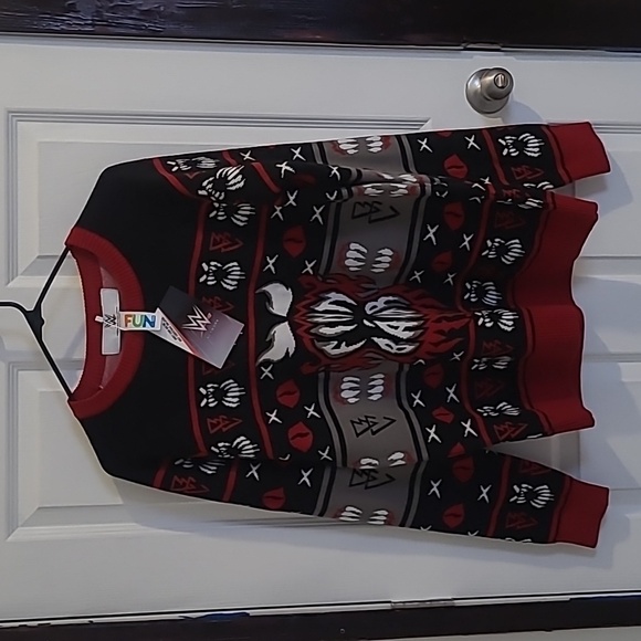 WWE Finn Balor Sweater - Picture 1 of 6
